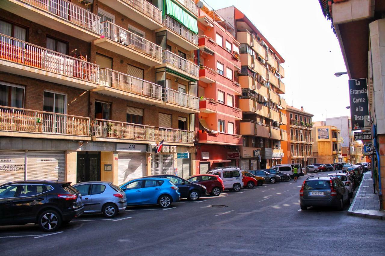 Apartment A Stone'S Throw From Santa Barbara Alicante Zewnętrze zdjęcie