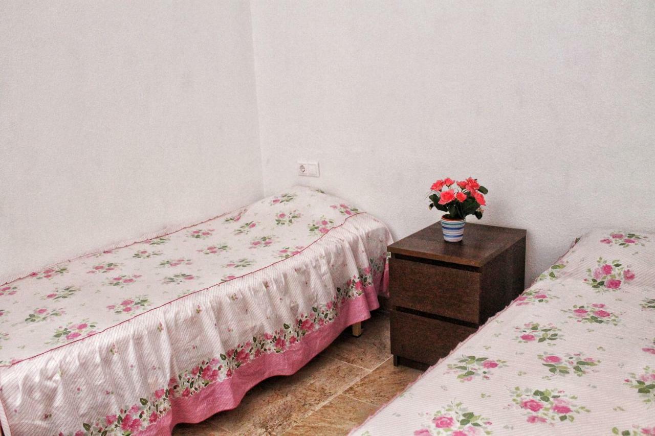 Apartment A Stone'S Throw From Santa Barbara Alicante Zewnętrze zdjęcie